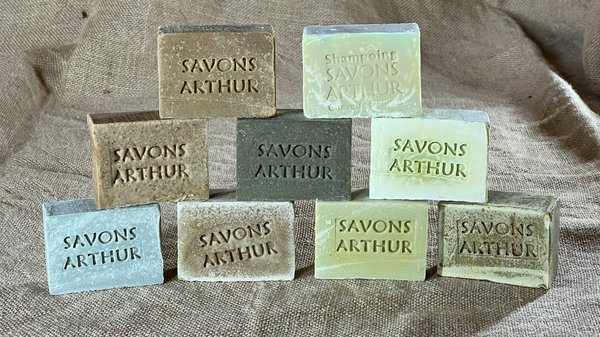 Quelle croisière propose des ateliers de fabrication de savons bio avec des experts locaux ?